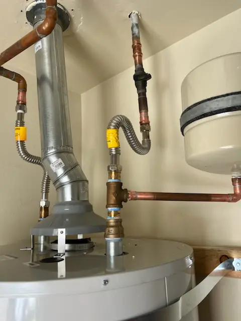 Water heater installation and plumbing repair in Central Oak Park